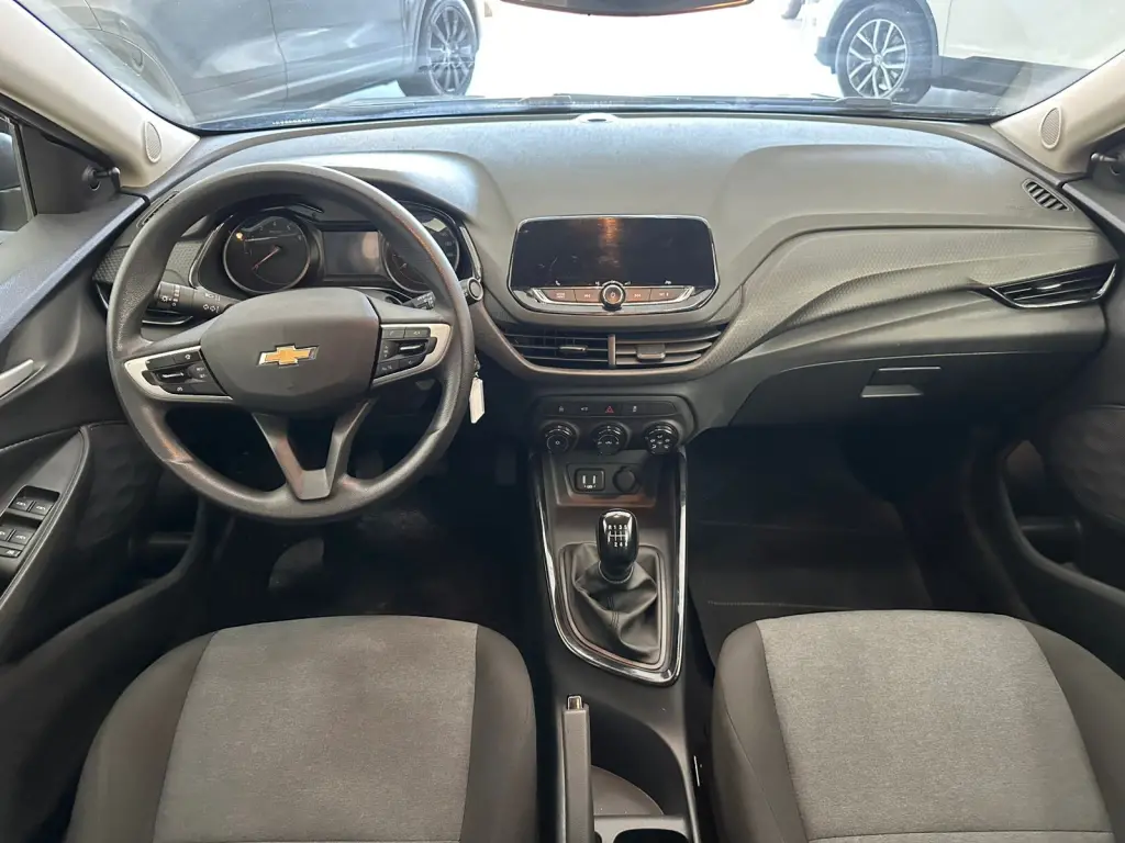 CHEVROLET Onix Hatch - Foto
