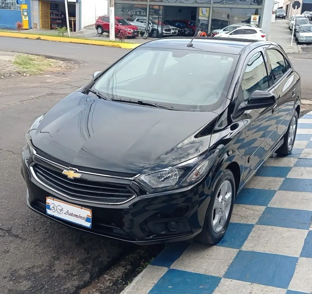 CHEVROLET Onix Hatch - Foto