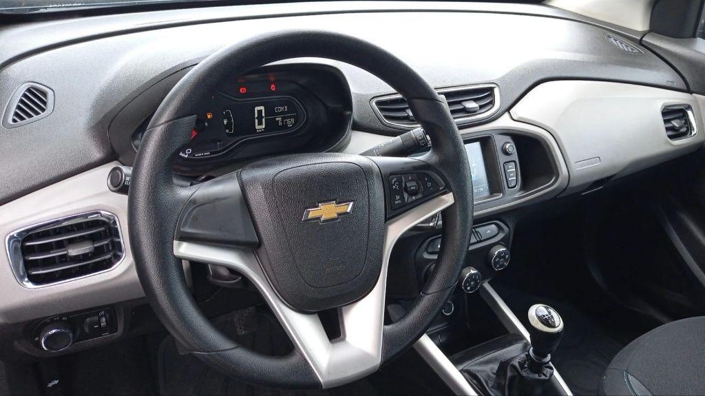 CHEVROLET Onix Hatch - Foto