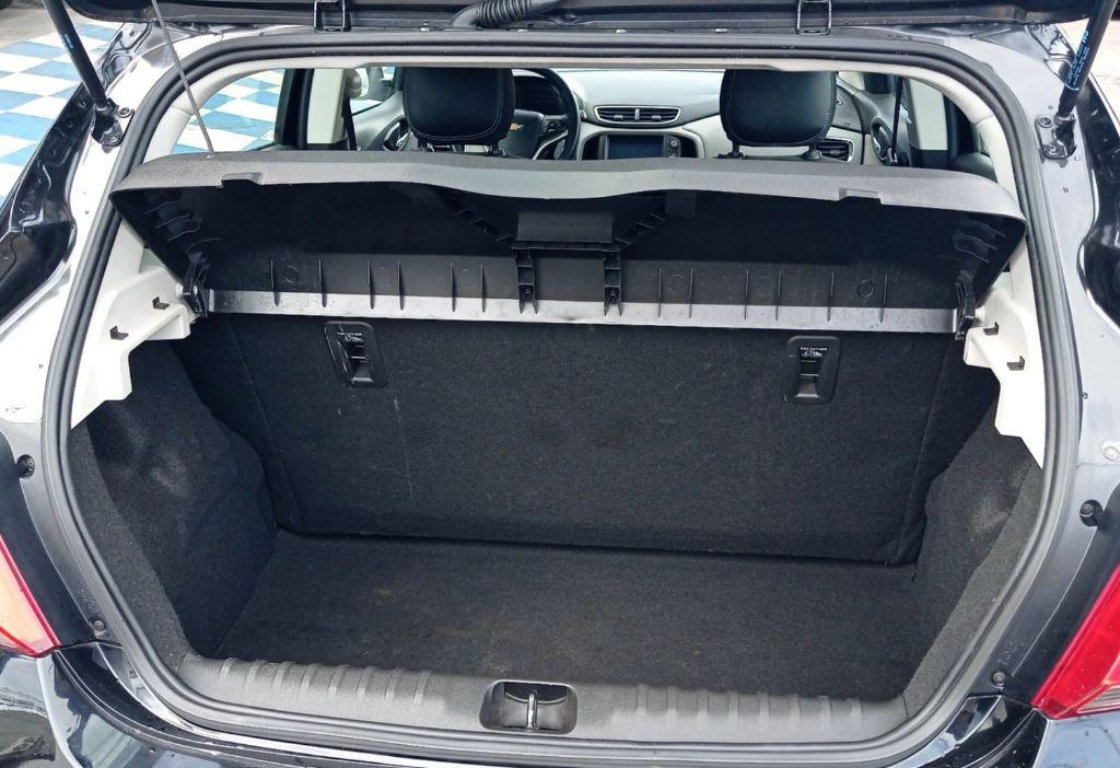 CHEVROLET Onix Hatch - Foto