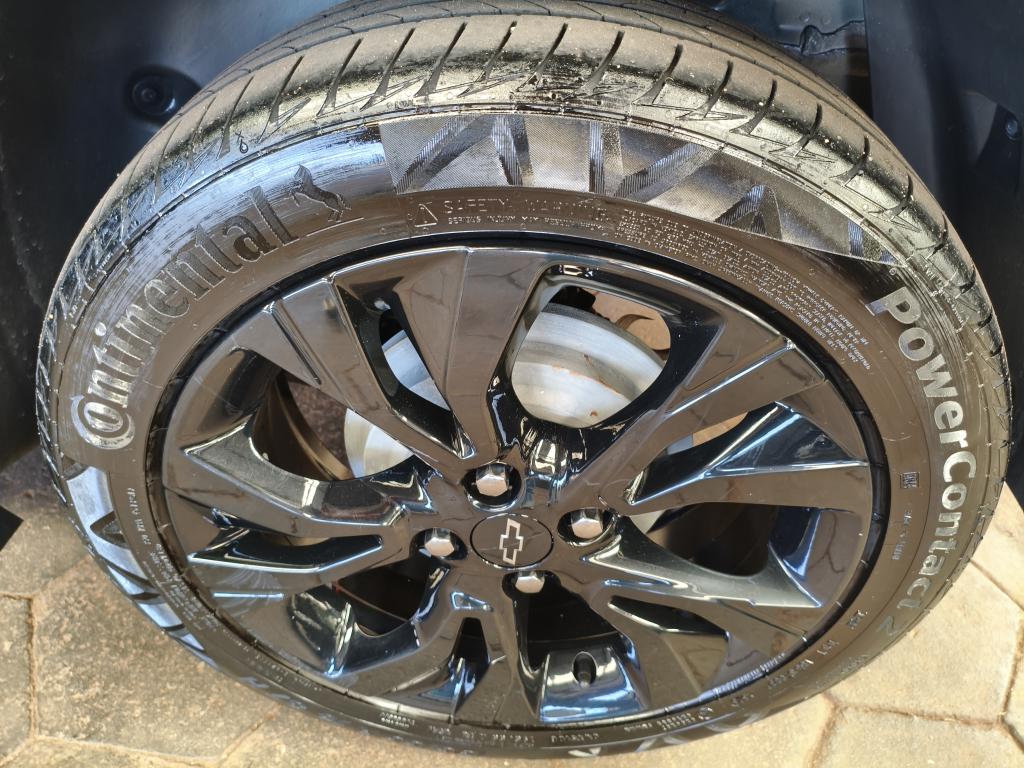 CHEVROLET Onix Hatch - Foto