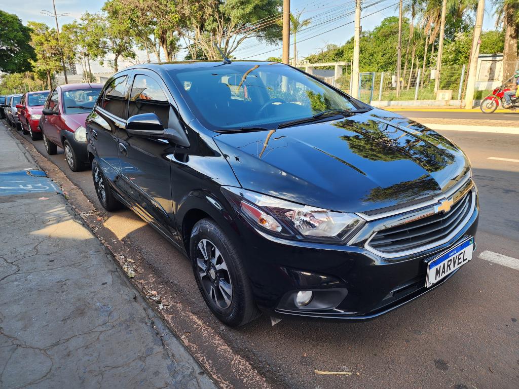 CHEVROLET Onix Hatch - Foto