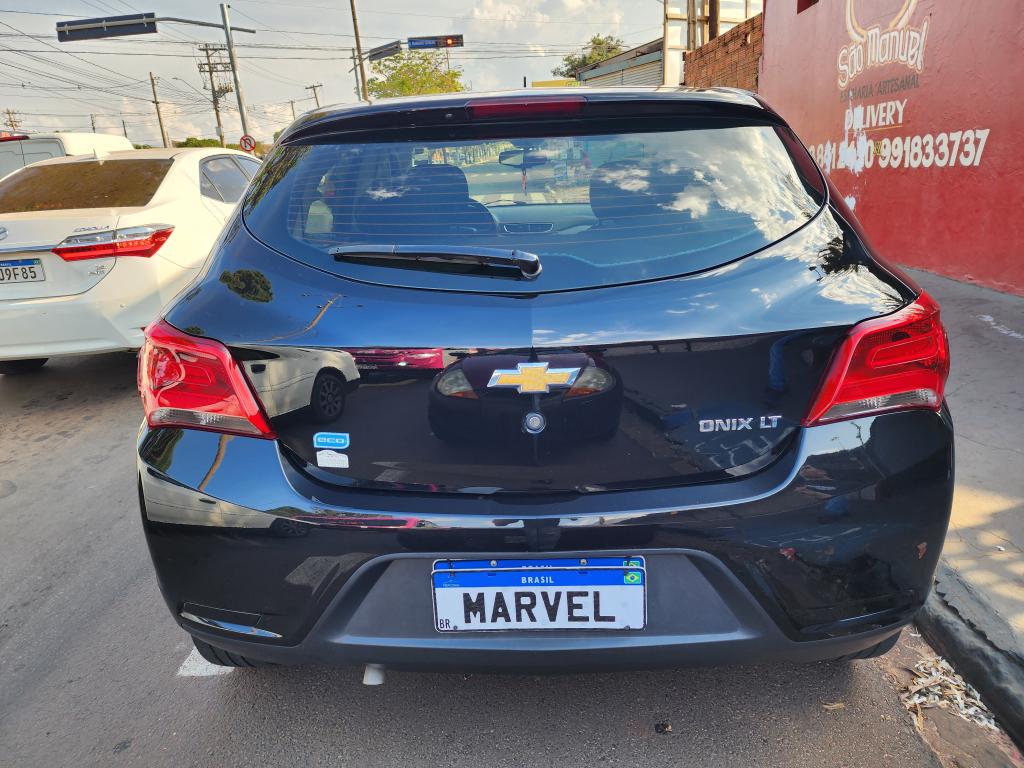 CHEVROLET Onix Hatch - Foto