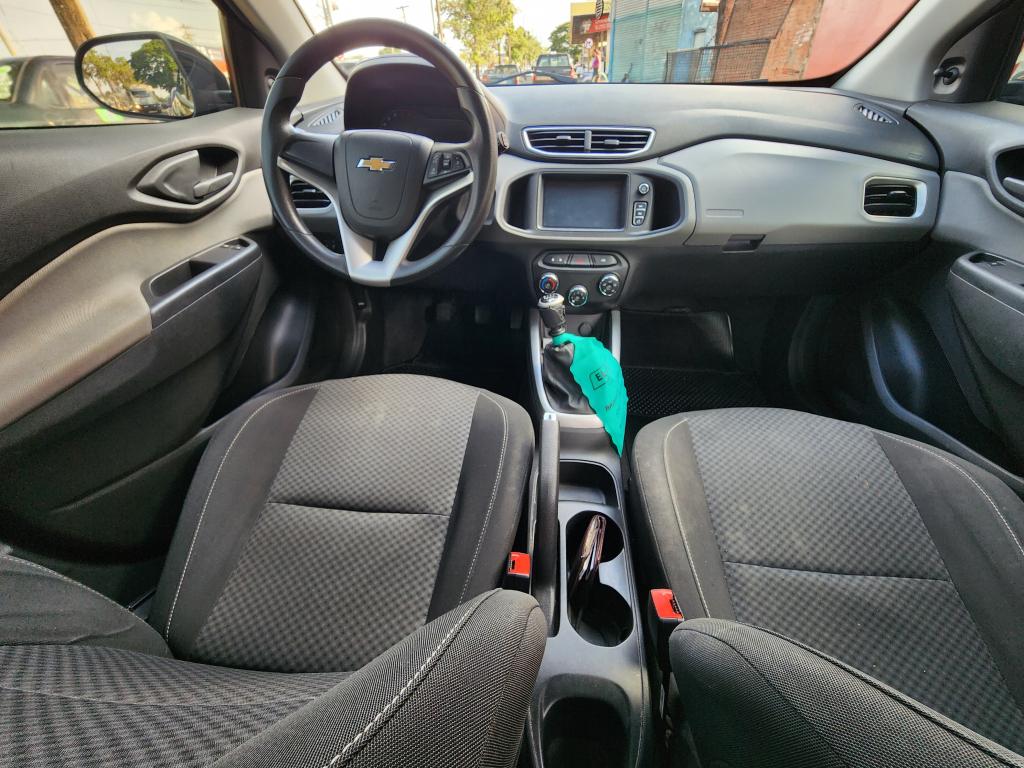 CHEVROLET Onix Hatch - Foto