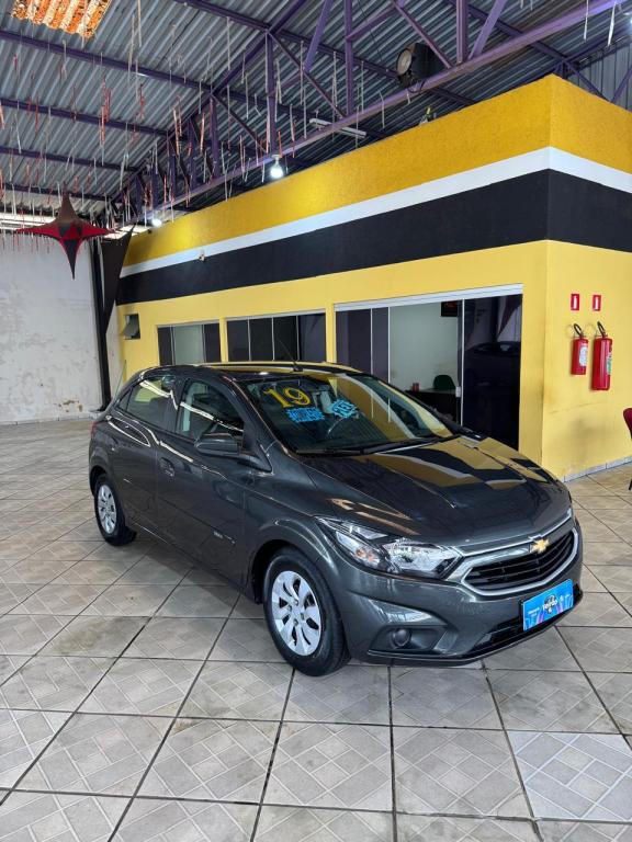 CHEVROLET Onix Hatch - Foto