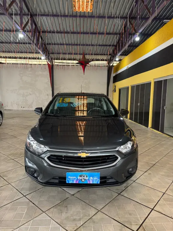 CHEVROLET Onix Hatch - Foto