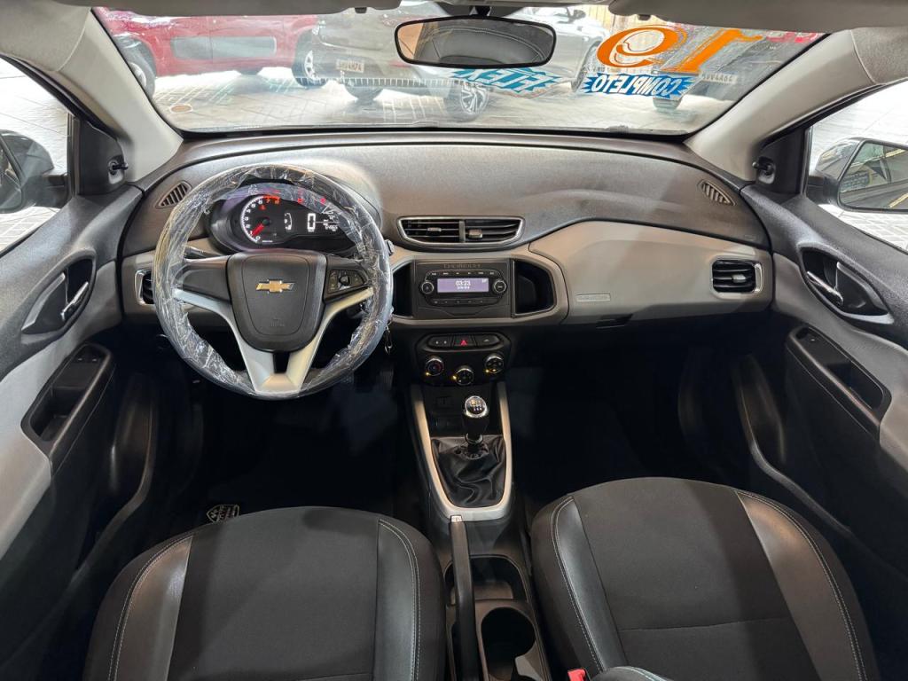 CHEVROLET Onix Hatch - Foto