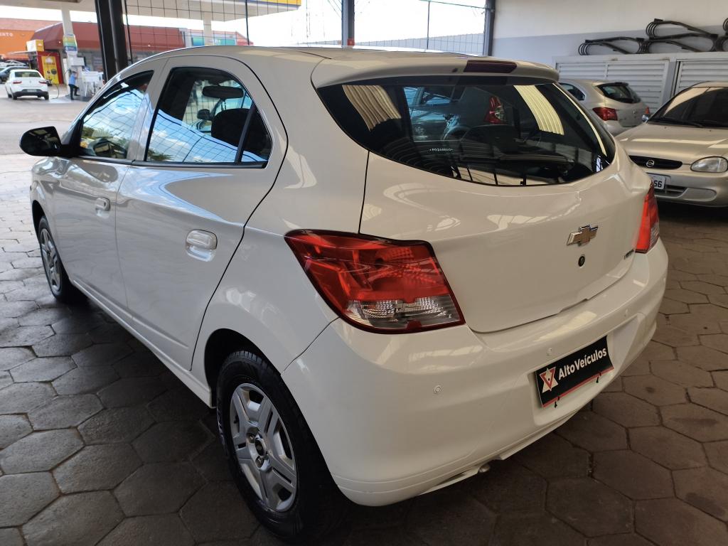 CHEVROLET Onix Hatch - Foto