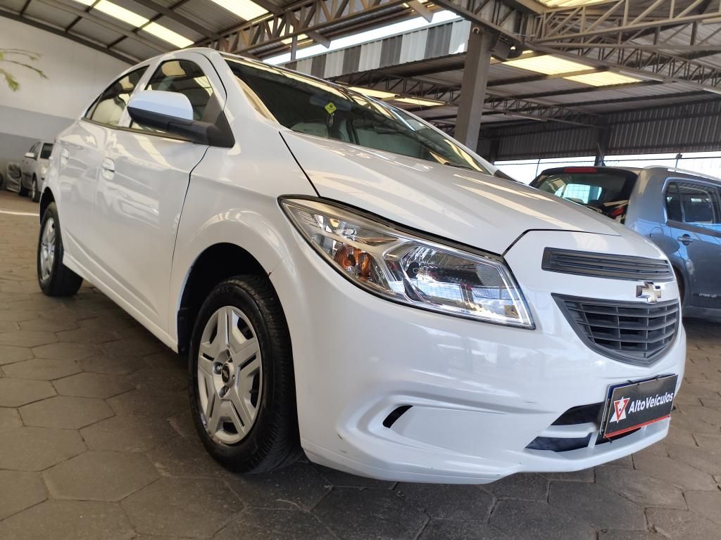 CHEVROLET Onix Hatch - Foto