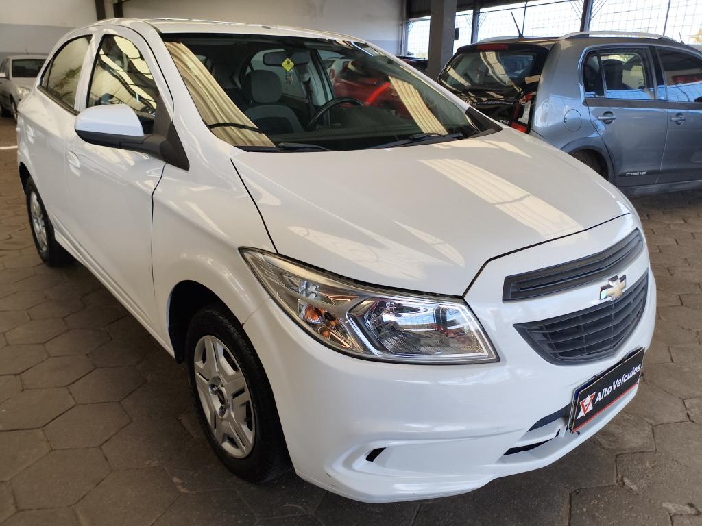 CHEVROLET Onix Hatch - Foto