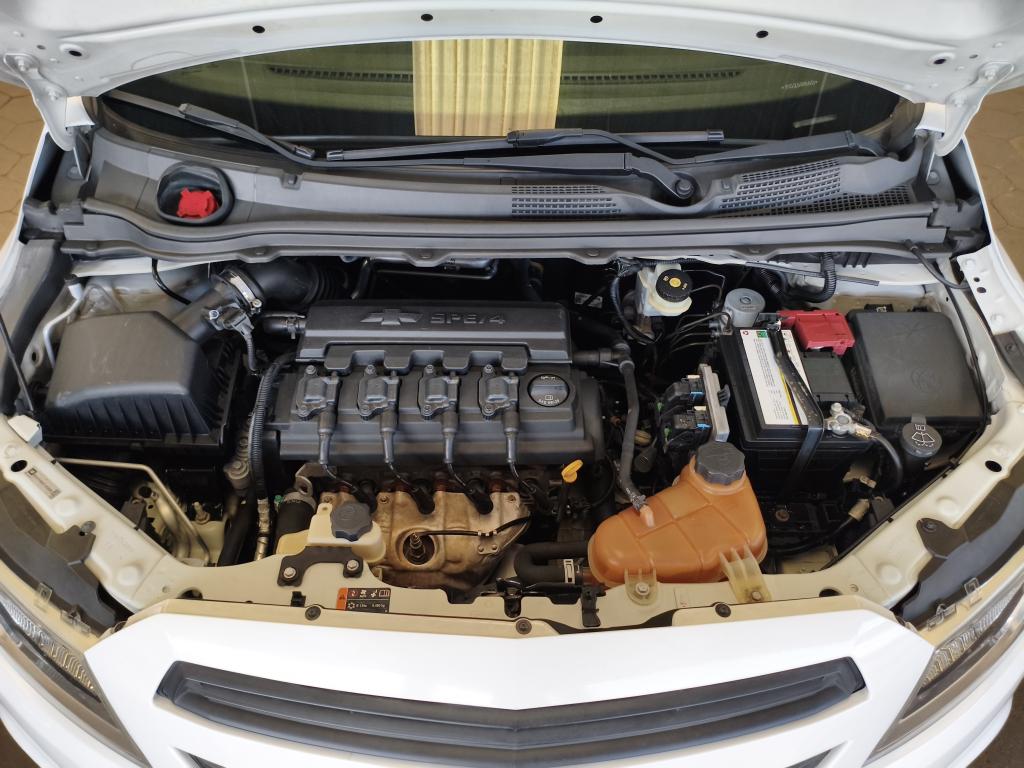 CHEVROLET Onix Hatch - Foto