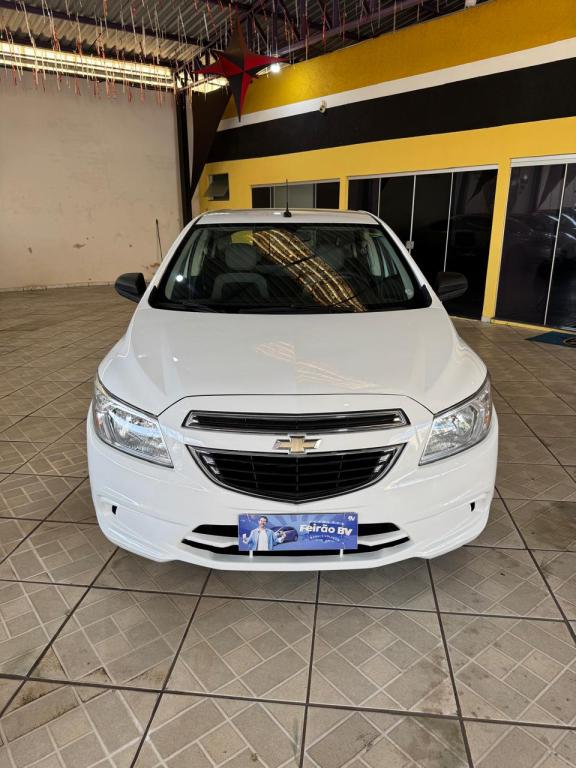 CHEVROLET Onix Hatch - Foto