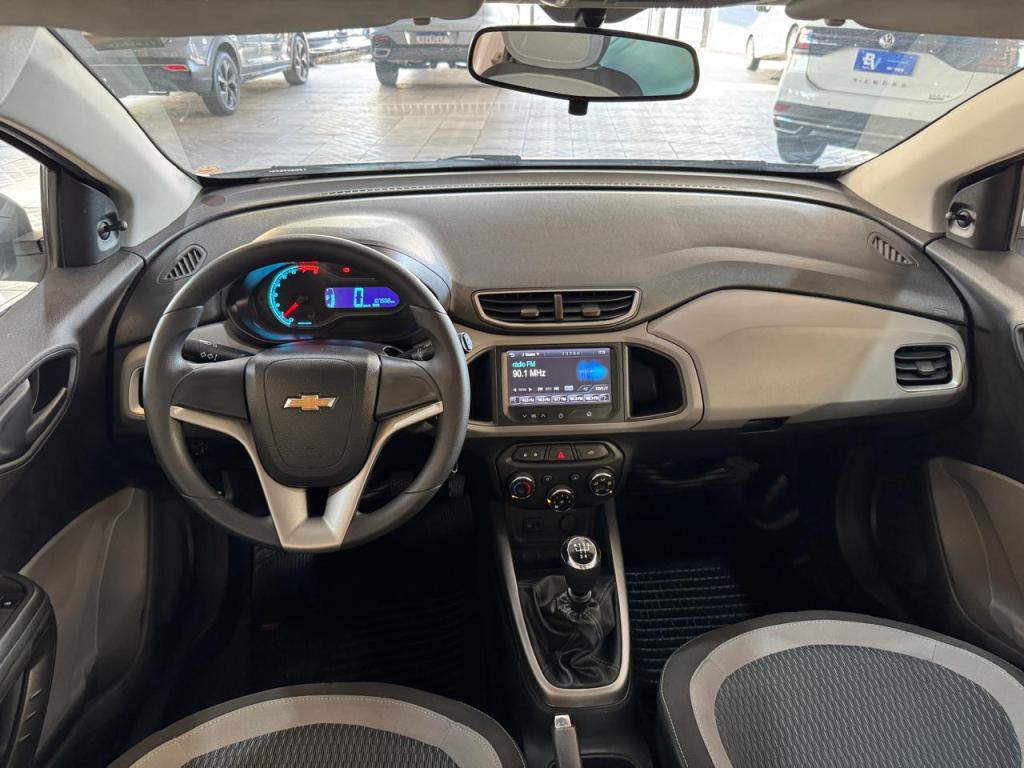 CHEVROLET Onix Hatch - Foto