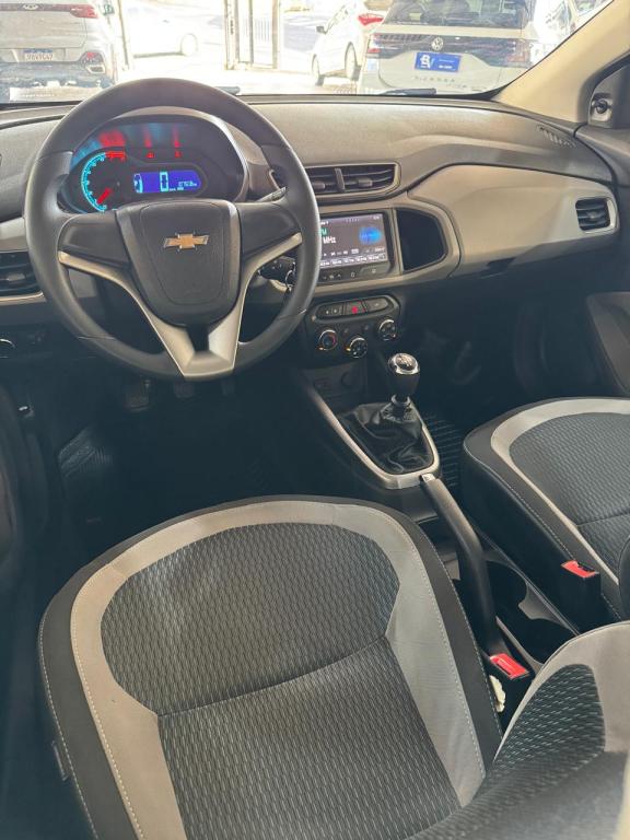 CHEVROLET Onix Hatch - Foto