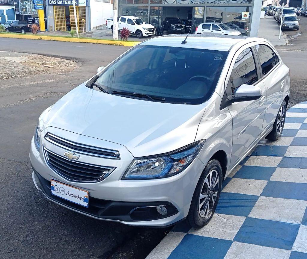 CHEVROLET Onix Hatch - Foto