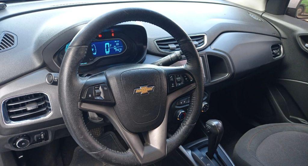 CHEVROLET Onix Hatch - Foto