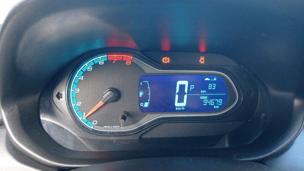 CHEVROLET Onix Hatch - Foto