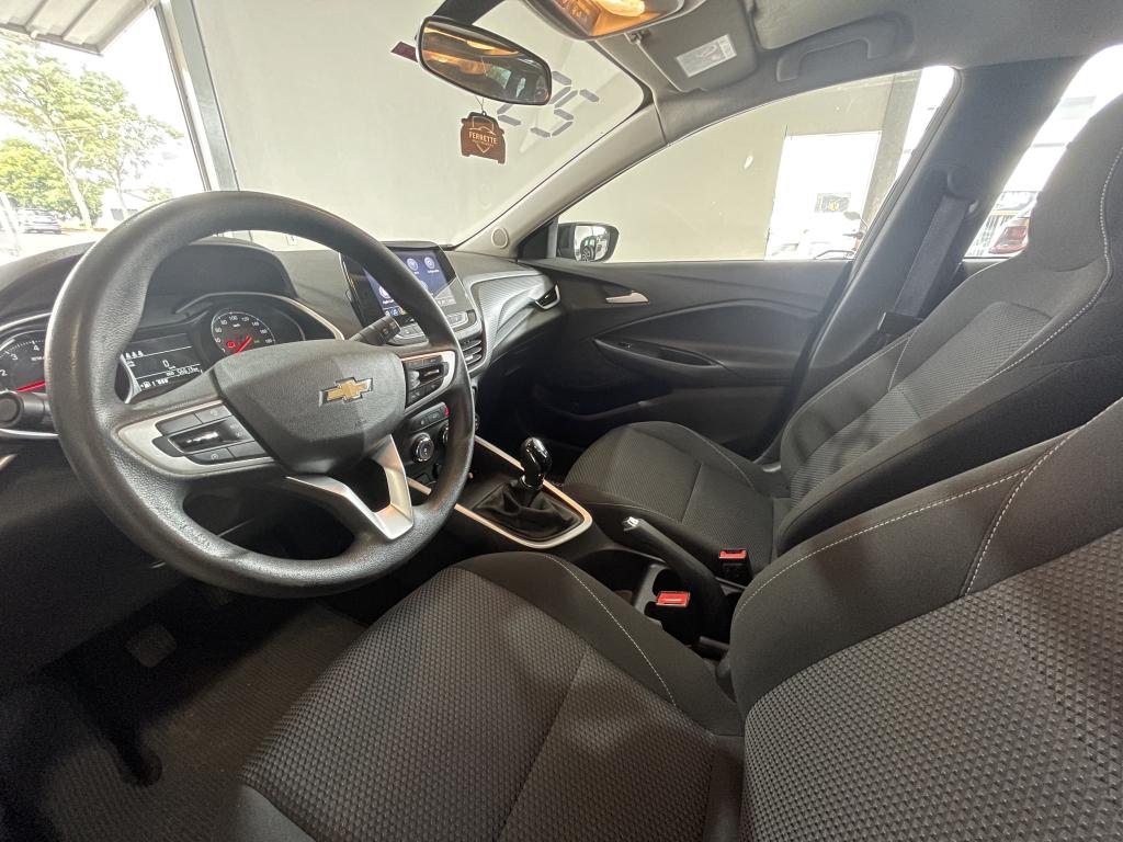 CHEVROLET Onix Hatch - Foto