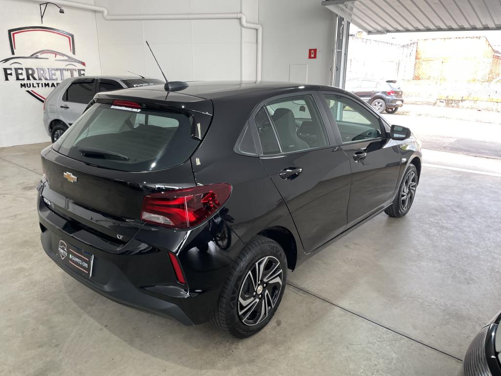 CHEVROLET Onix Hatch - Foto