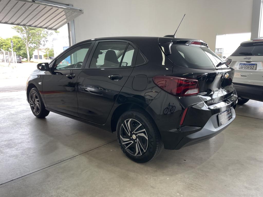 CHEVROLET Onix Hatch - Foto