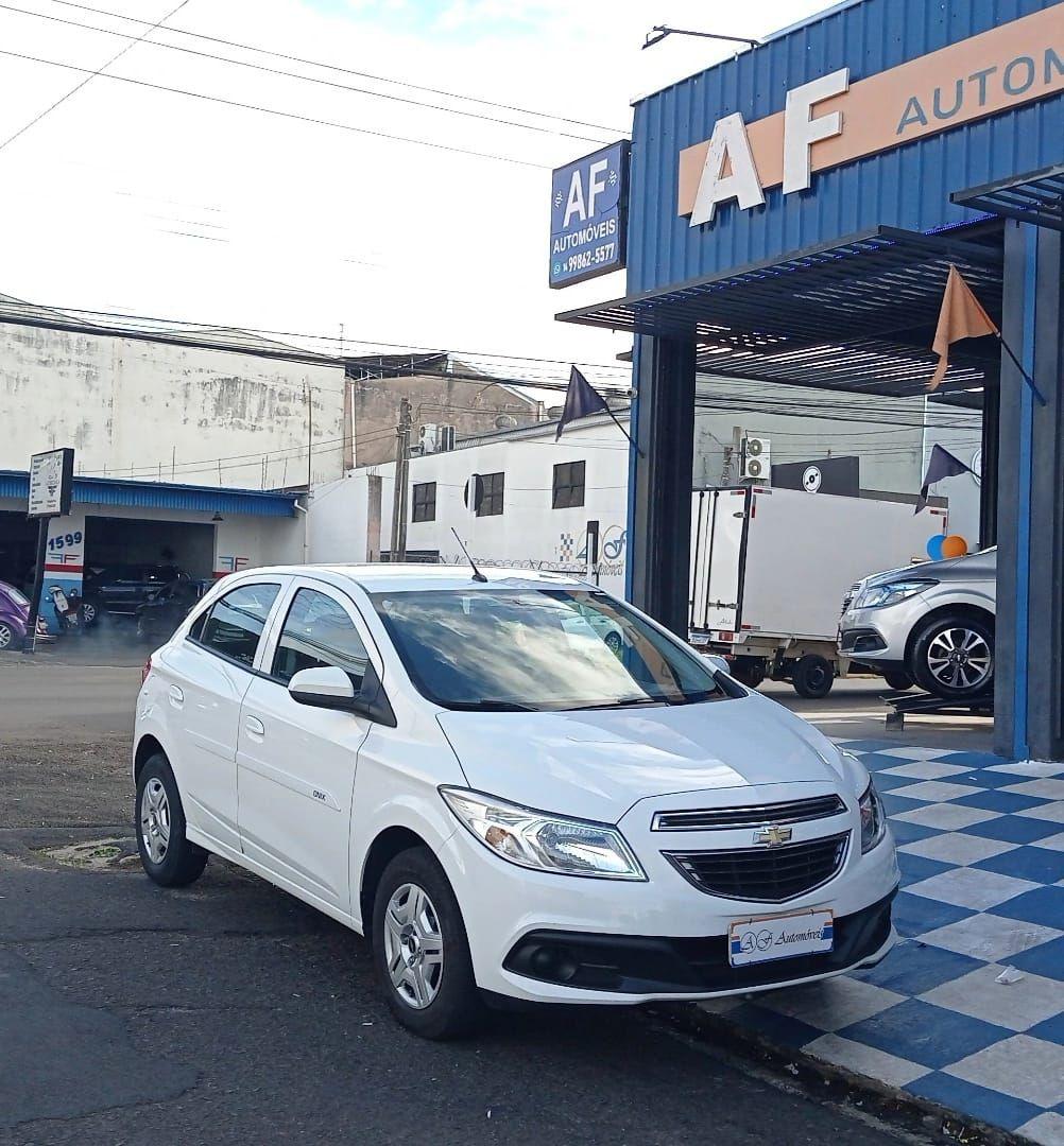 CHEVROLET Onix Hatch