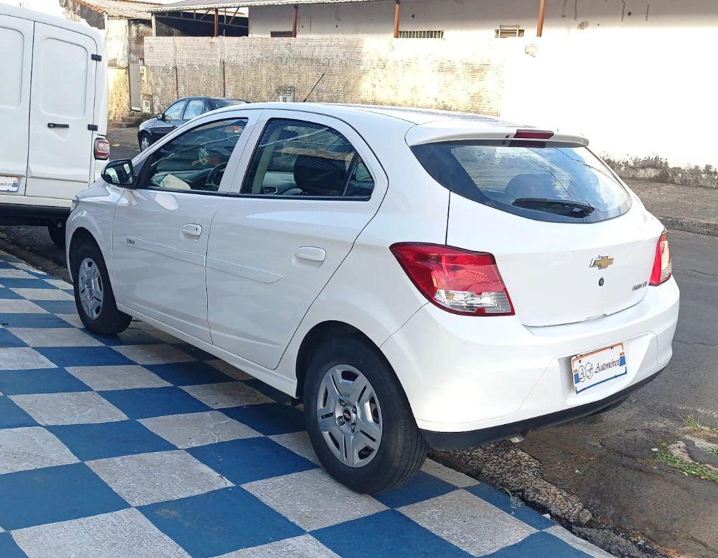 CHEVROLET Onix Hatch - Foto