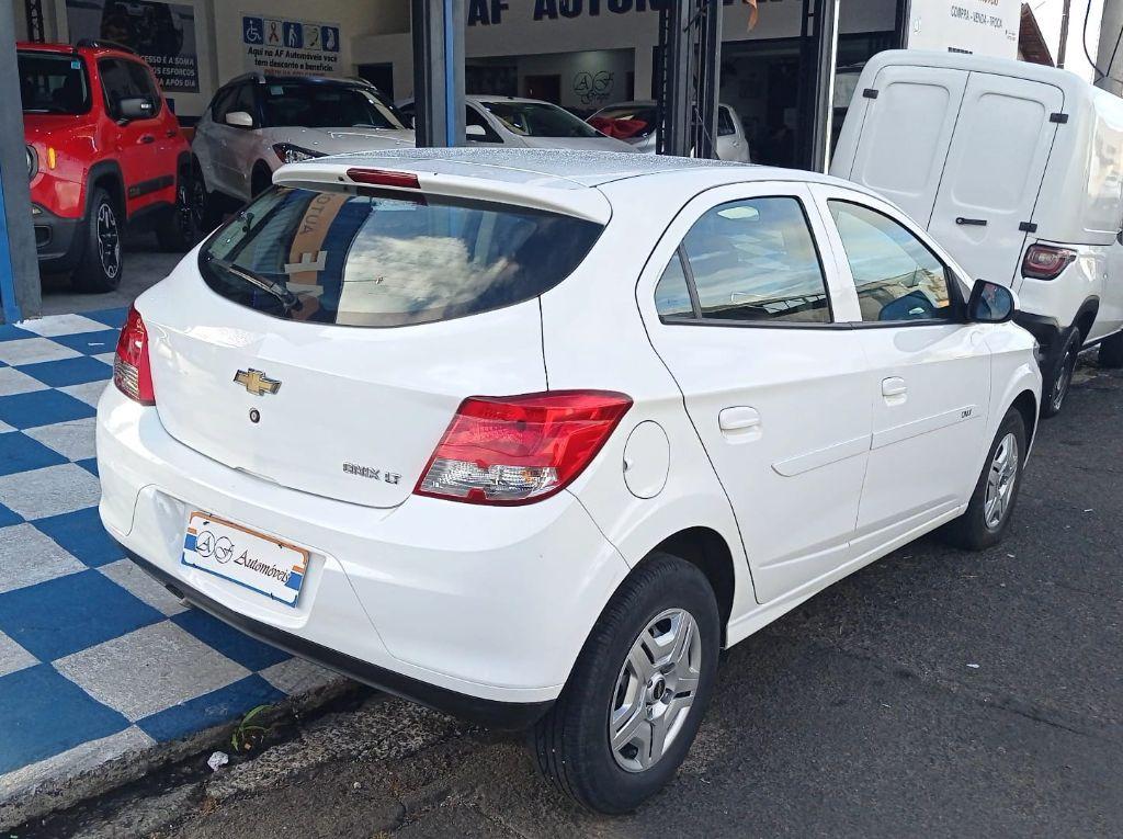 CHEVROLET Onix Hatch - Foto