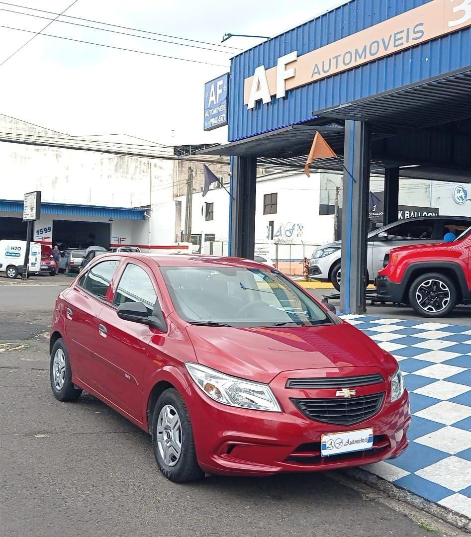 CHEVROLET Onix Hatch - Foto