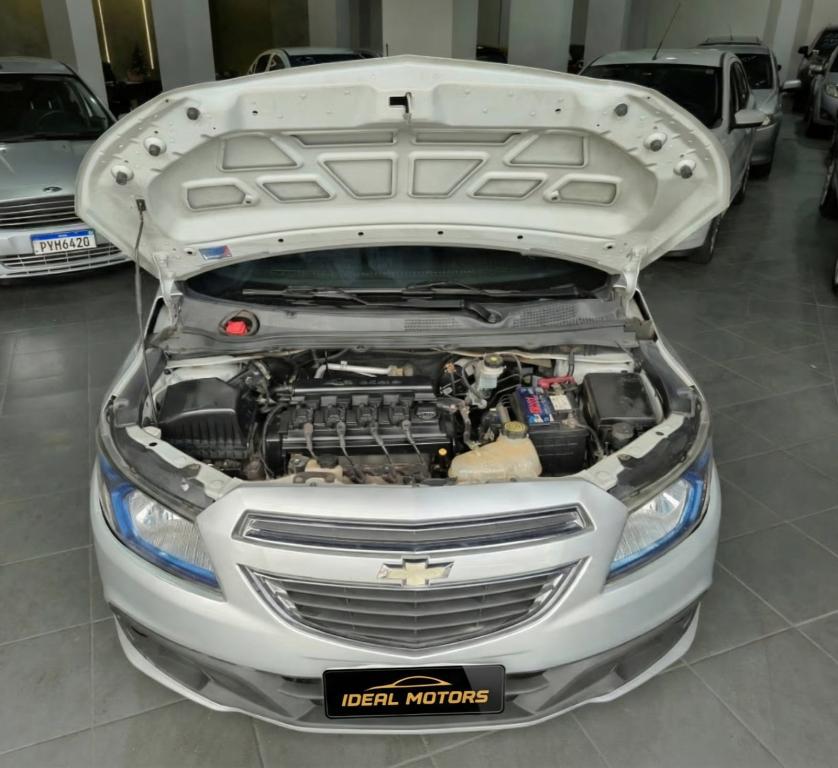 CHEVROLET Onix Hatch - Foto