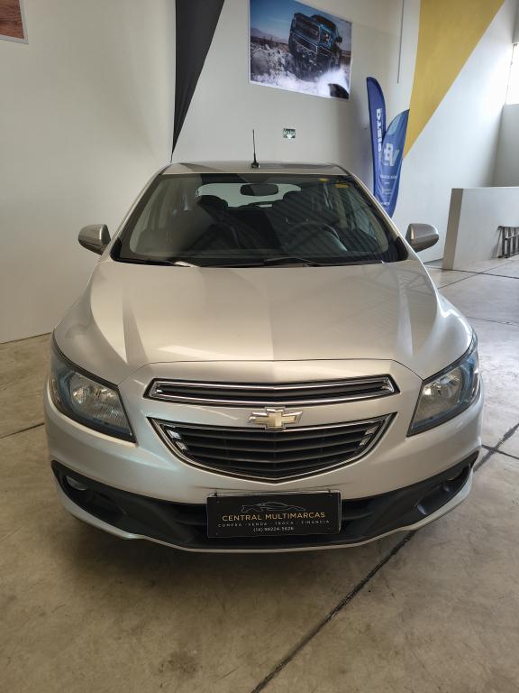 CHEVROLET Onix Hatch - Foto