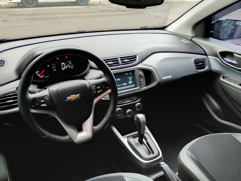 CHEVROLET Onix Hatch - Foto