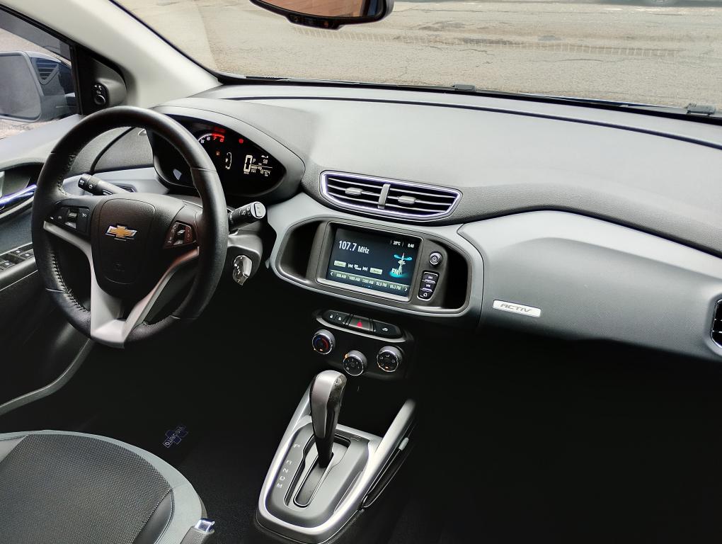 CHEVROLET Onix Hatch - Foto