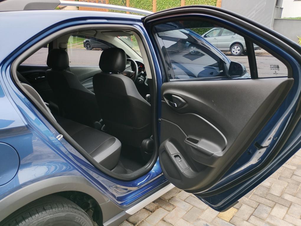 CHEVROLET Onix Hatch - Foto