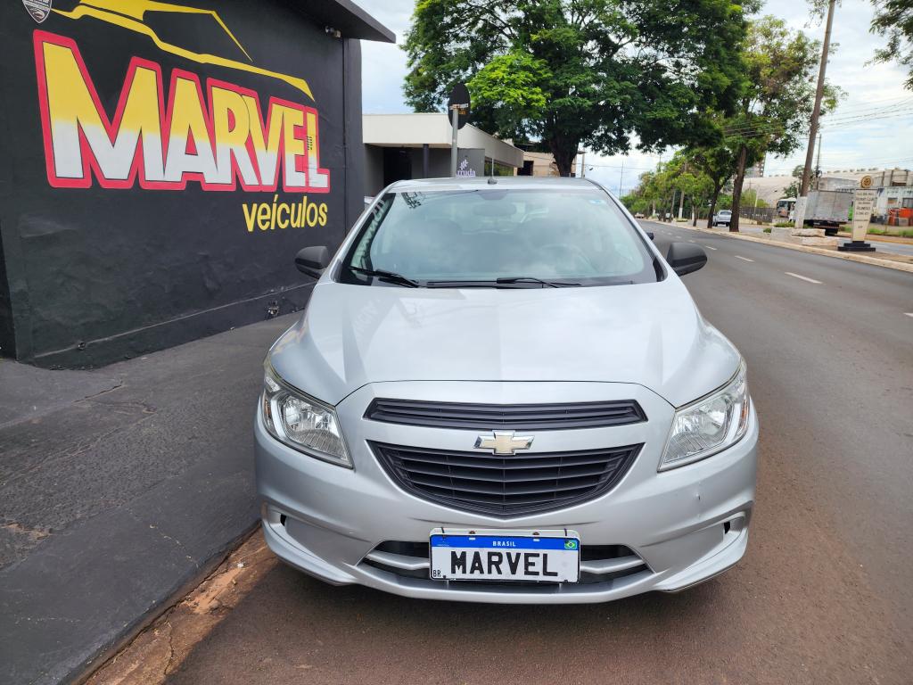 CHEVROLET Onix Hatch - Foto