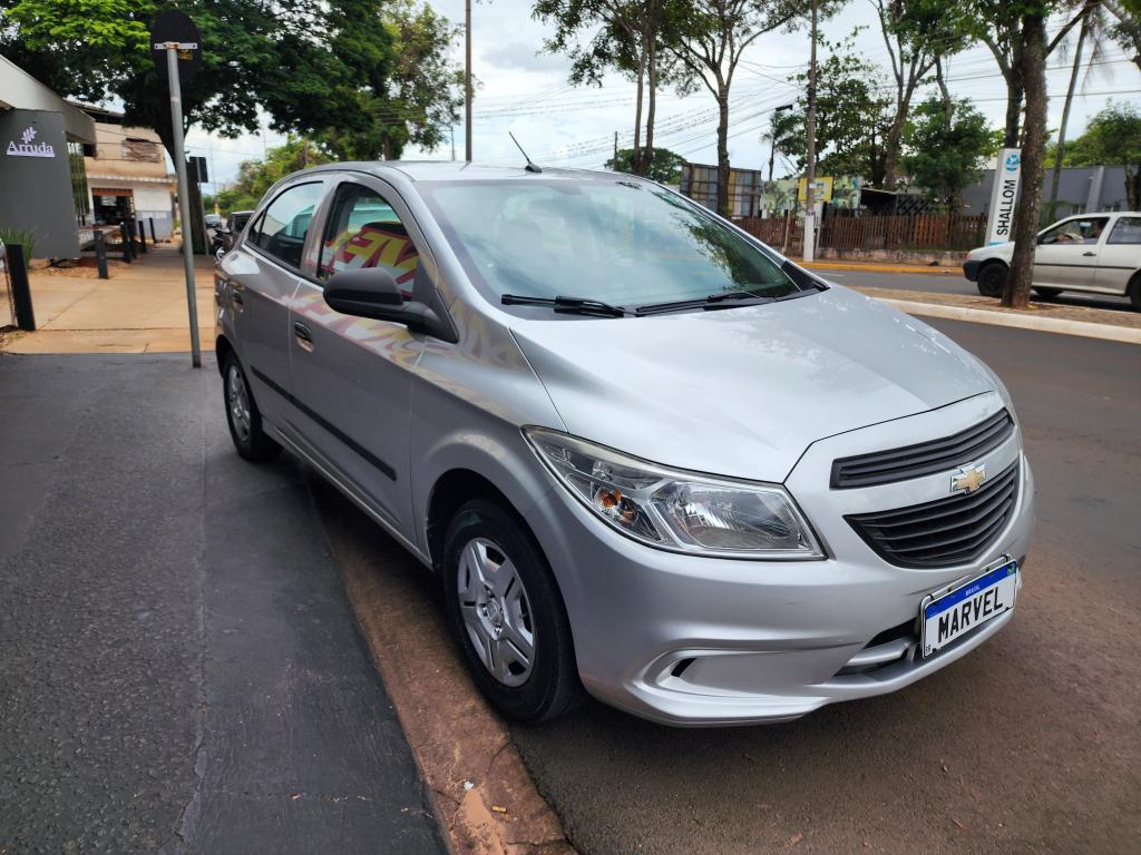 CHEVROLET Onix Hatch - Foto