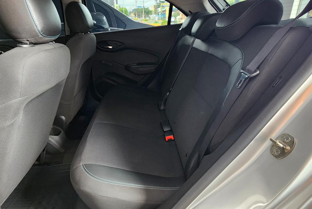 CHEVROLET Onix Hatch - Foto