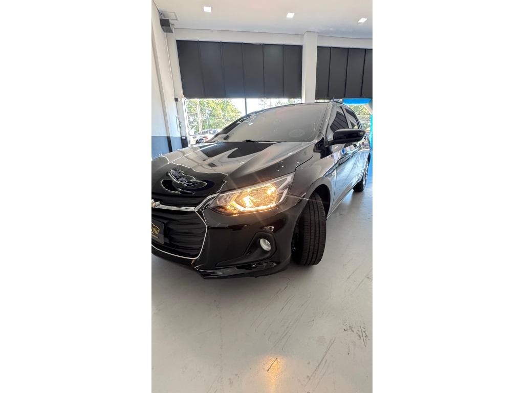 CHEVROLET Onix Hatch - Foto