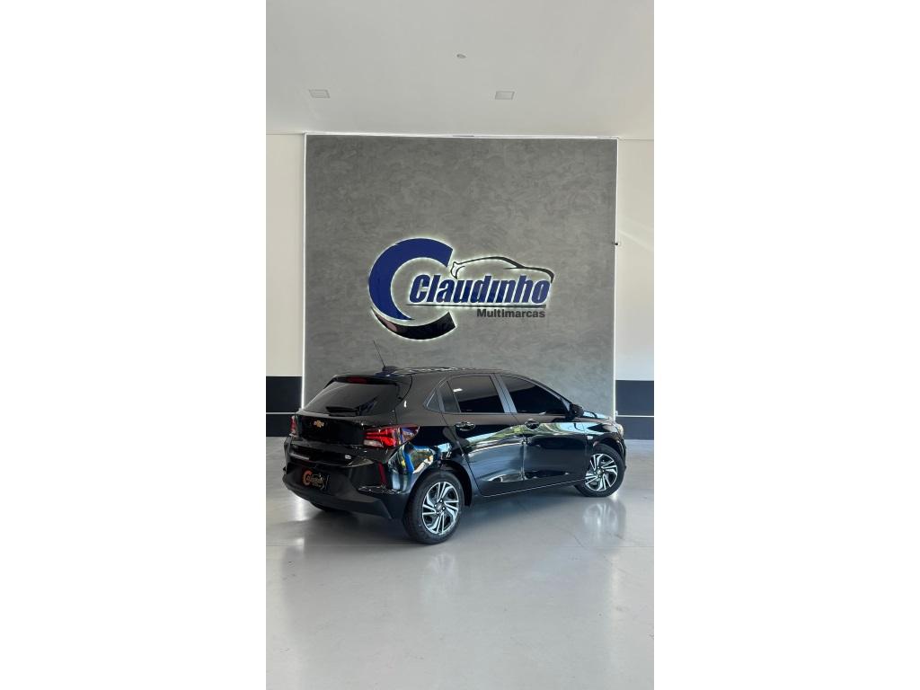 CHEVROLET Onix Hatch - Foto
