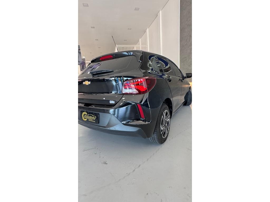 CHEVROLET Onix Hatch - Foto
