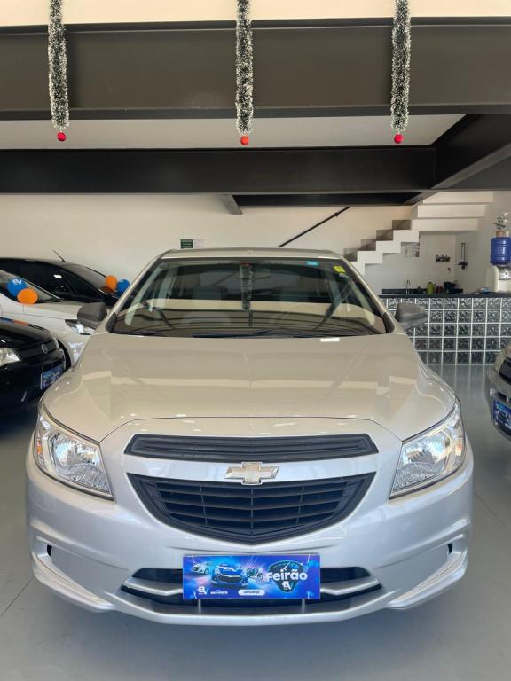 CHEVROLET Onix Hatch - Foto