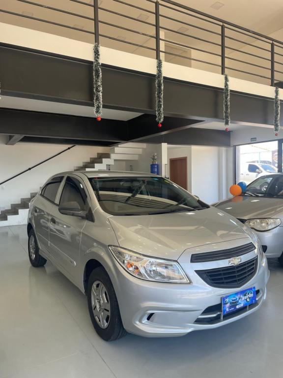 CHEVROLET Onix Hatch - Foto