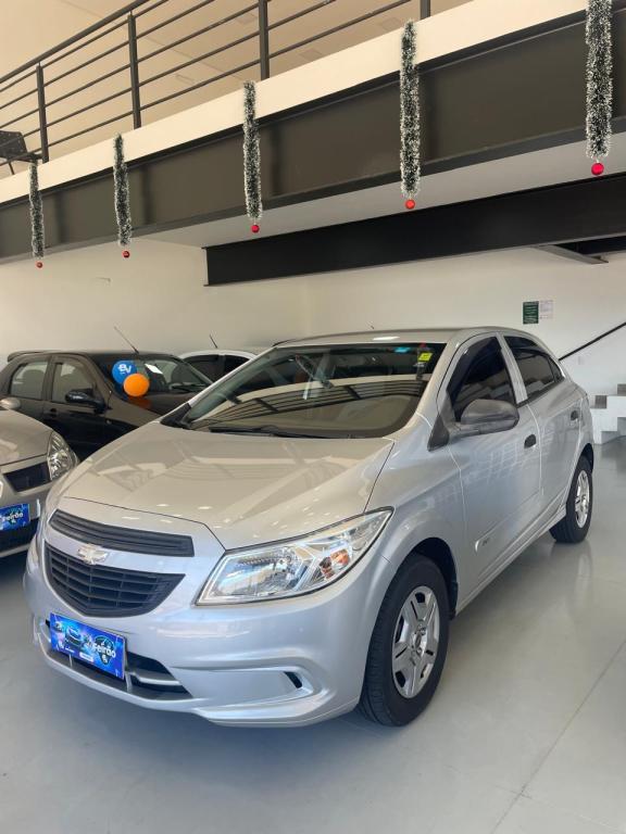 CHEVROLET Onix Hatch - Foto