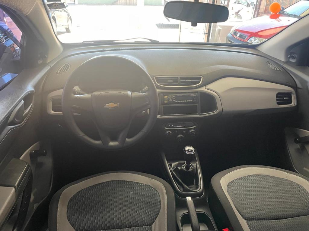 CHEVROLET Onix Hatch - Foto