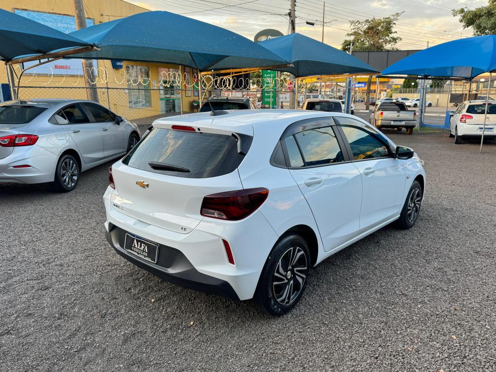 CHEVROLET Onix Hatch - Foto