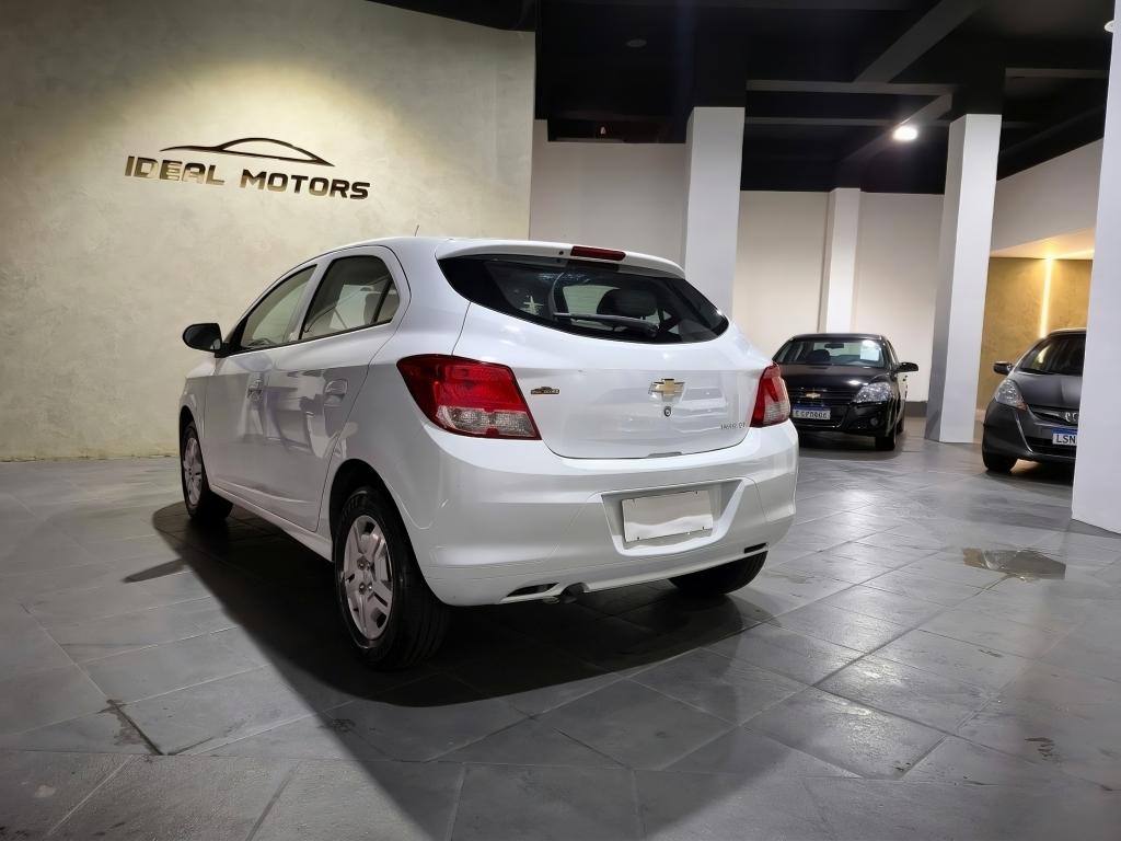 CHEVROLET Onix Hatch - Foto