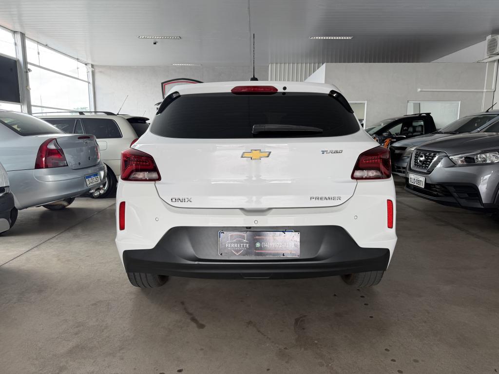 CHEVROLET Onix Hatch - Foto