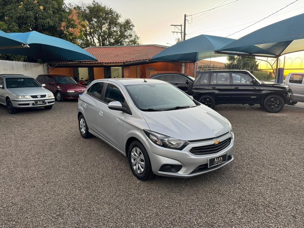 CHEVROLET Onix Hatch - Foto