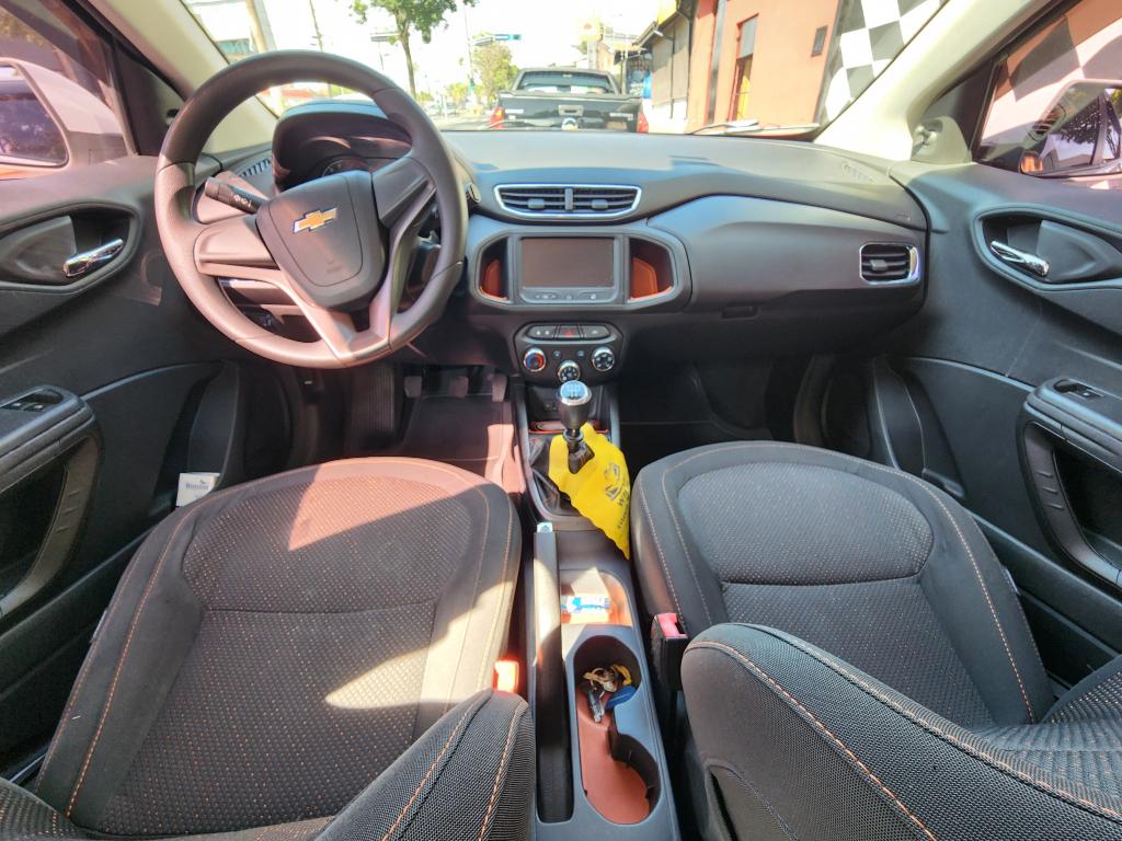 CHEVROLET Onix Hatch - Foto