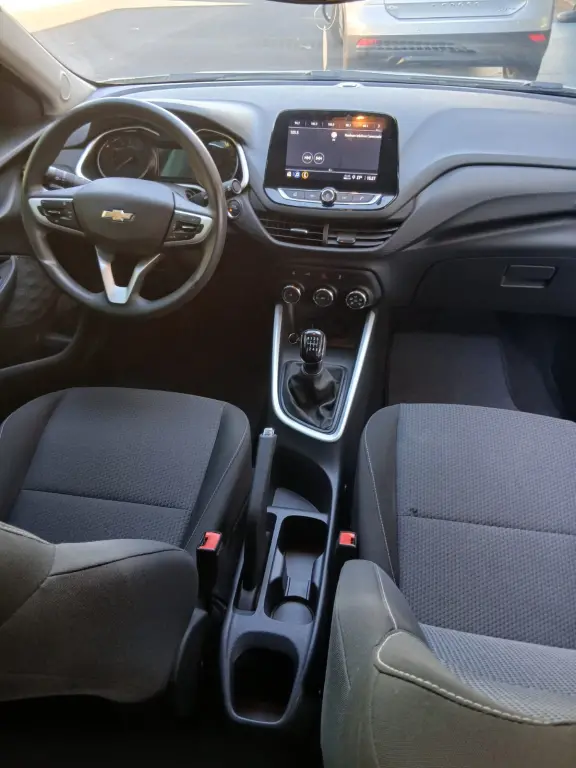CHEVROLET Onix Hatch - Foto