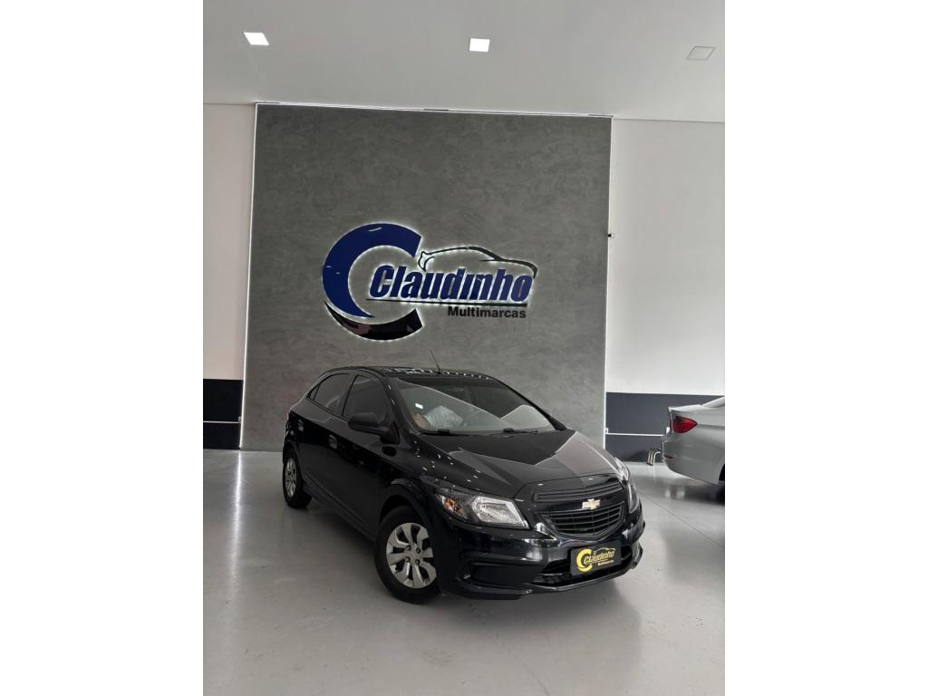 CHEVROLET Onix Hatch - Foto
